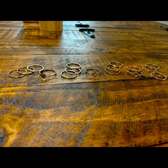 Gold ring set - Picture 1 of 6